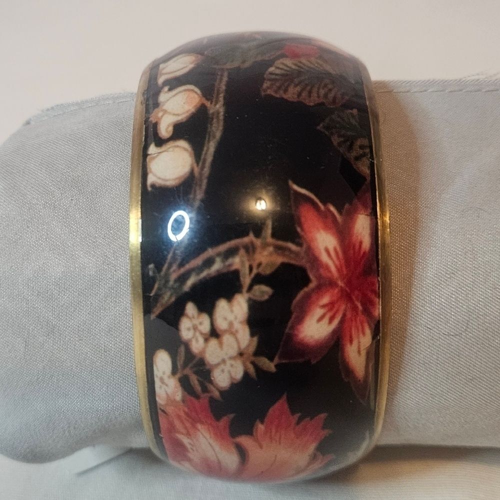 Vintage Floral Enamel Bangle Bracelet with Brass Trim Retro Black and Red EUC